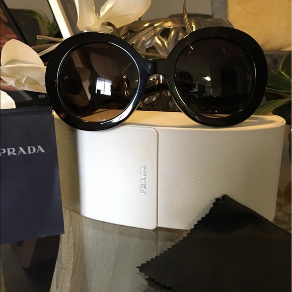 Prada sunglasses - Picture 2 of 4
